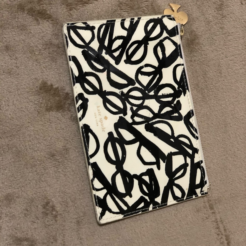 Kate Spade Pouch ♠️
